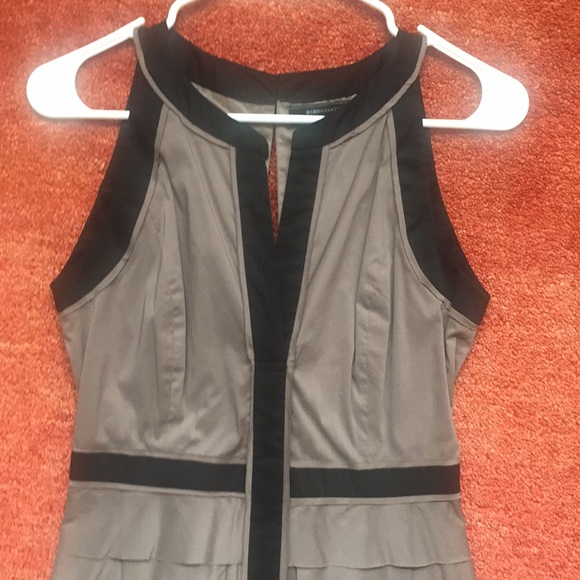BCBGMaxAzria Grey and Black Dress. Size 2. - Picture 2 of 8